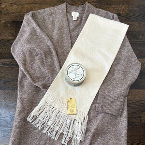 Cozy Bundle: Sweater, Alpaca Scarf & Mini Campfire